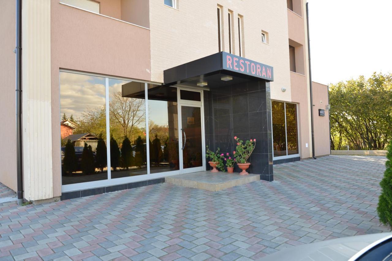 Hotel Konstantin Laplje Selo Εξωτερικό φωτογραφία
